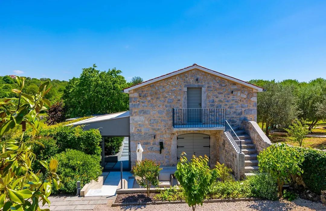Luxury Jerini Barn-1