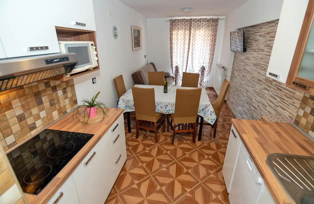 Apartmani Baja-1