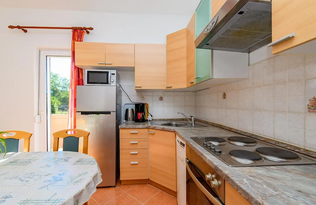 Apartments And Room Ljubica-1