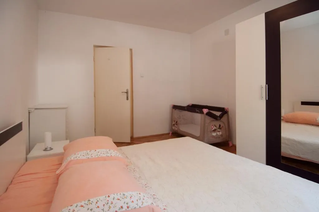 Apartment Puhalj-1