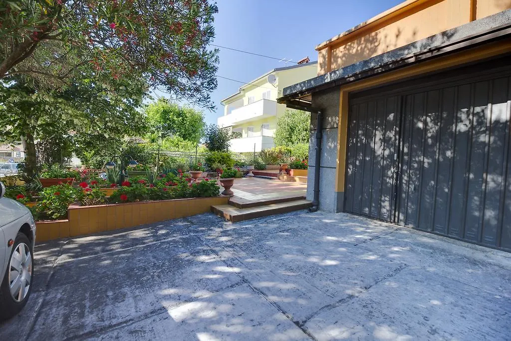 Apartments Oleander - Near Beach & Old Town With Parking-1