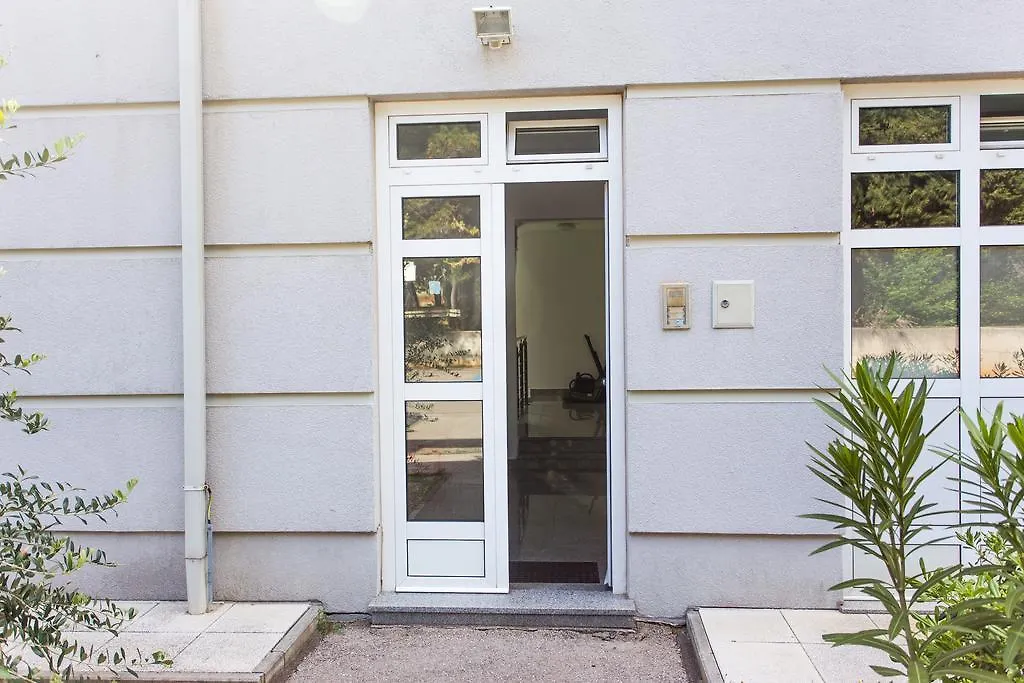 Apartments Vedran-1