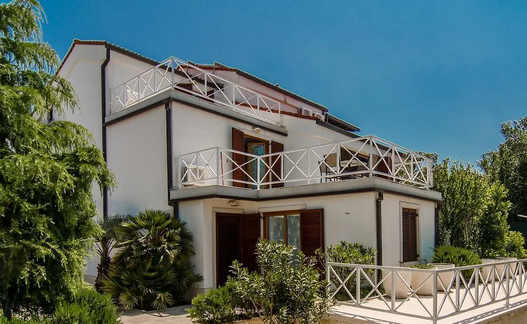 Apartmani Alice-1