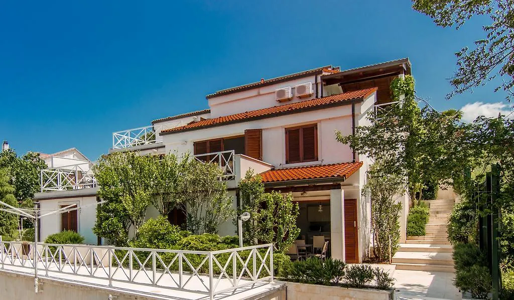 Apartmani Alice-1