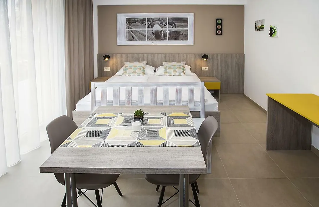 Apartments Capic Niko-1