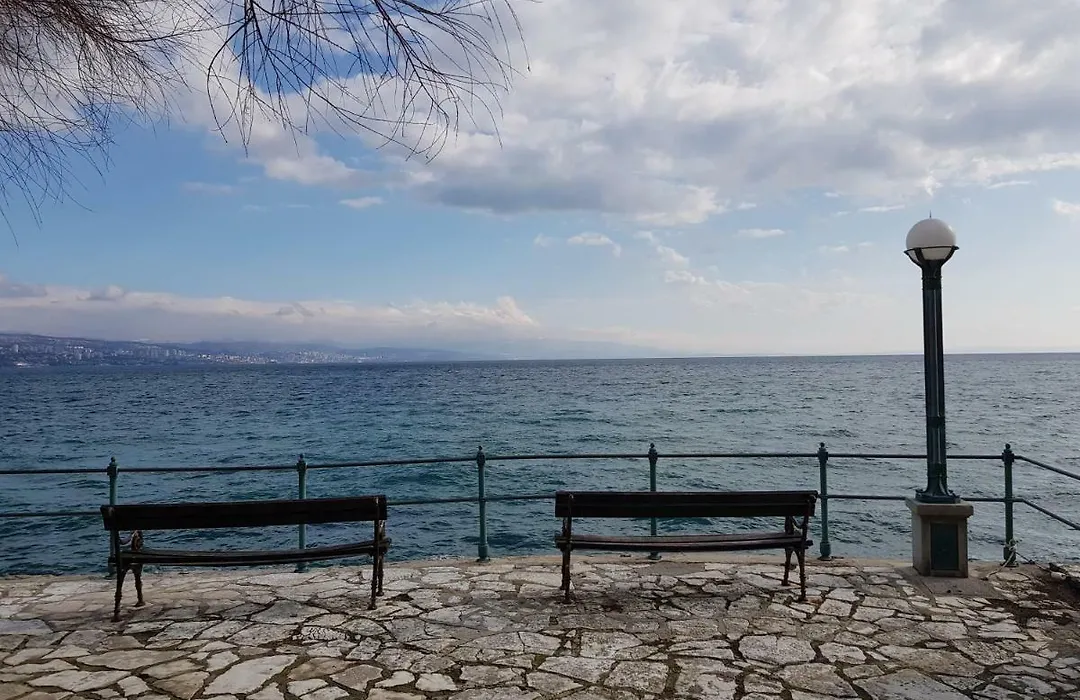 Sunny Apartment 150 M From The Sea-1