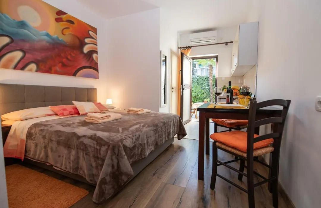 Studio Apartman Tasha-1