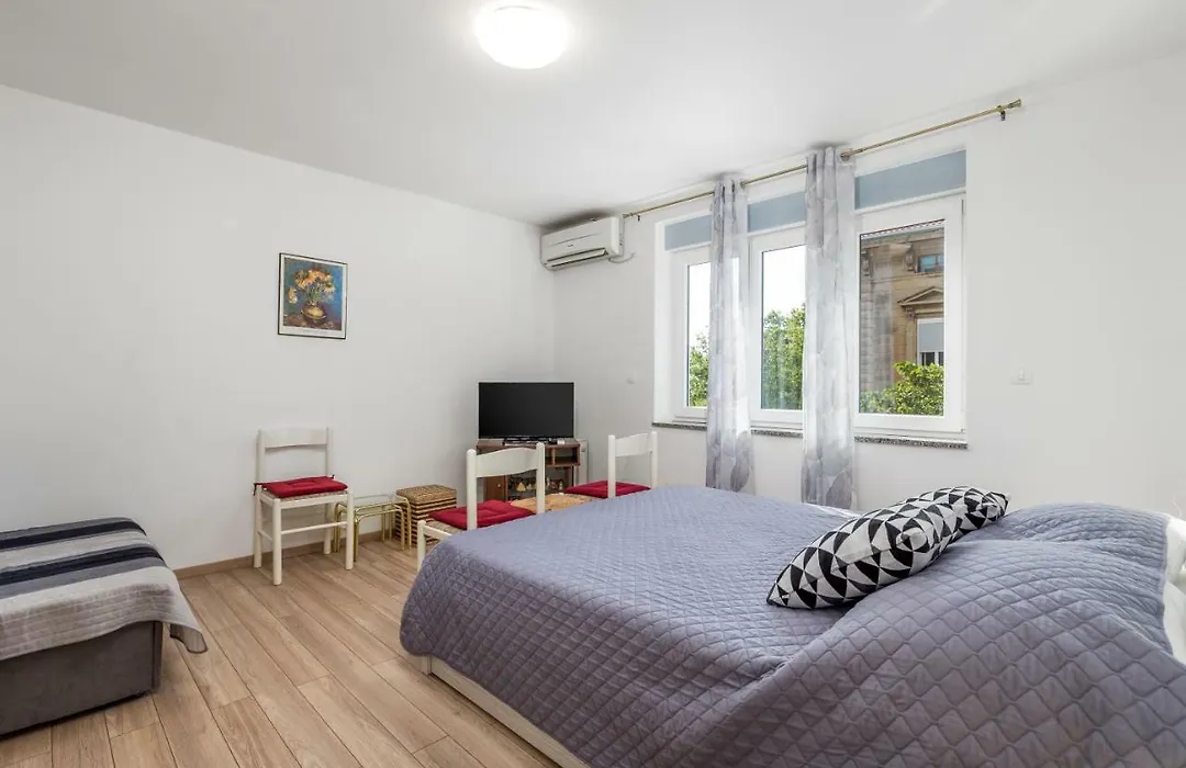 Apartment Jakov-1