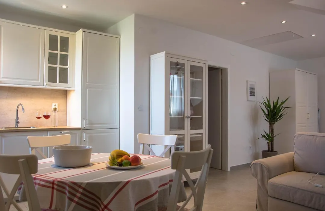 Buga Apartment In Center Of Mali Losinj-1