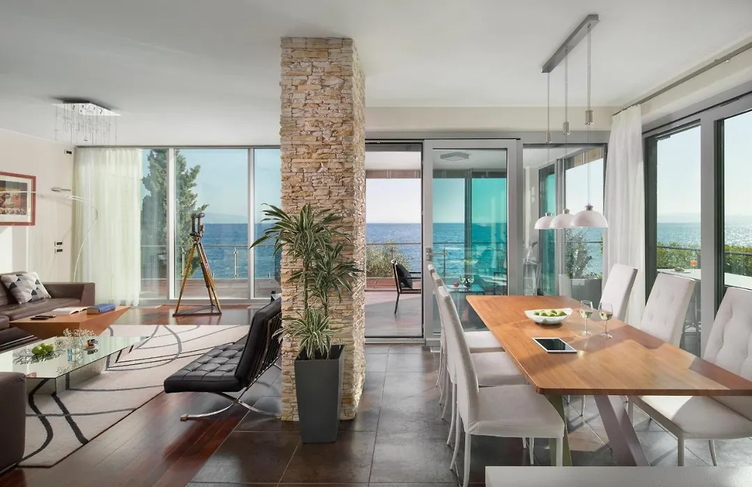 Villa Arentz - Front Sea Apartments-1