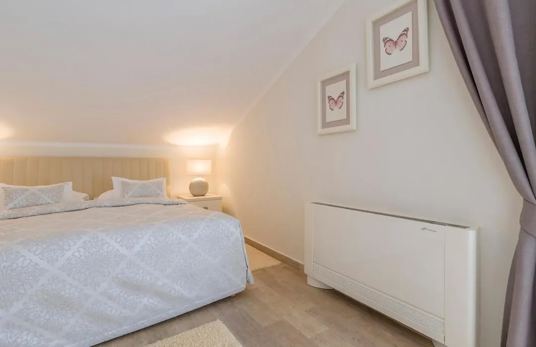 Luxury Apartments Villa Mande-1