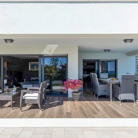 Villa Rina - Luxury Holiday Home-2