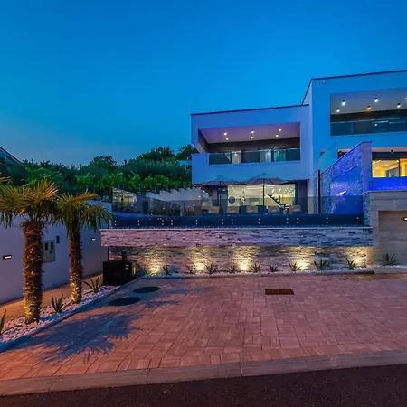 Luxury Villa Lorena With Heated Pool, Jacuzzi,Sauna And Seaview-2