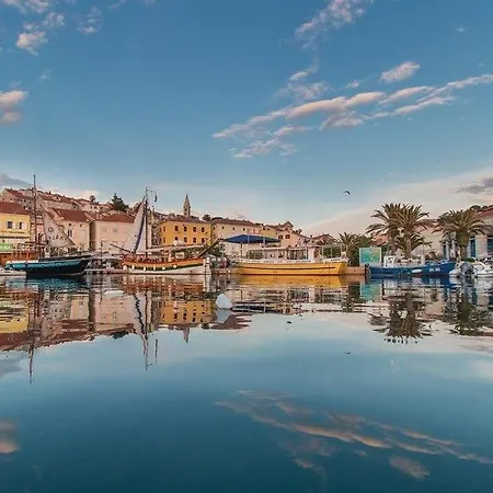 Holiday Home In Mali Losinj With Pool, Whirpool, Terrace, Air Conditioning, Wi-Fi, Washing Machine 4780-1-3
