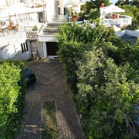 La Villa - Beach House & Rooms-2
