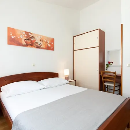 Apartments Dujmovic Ivo 1-2