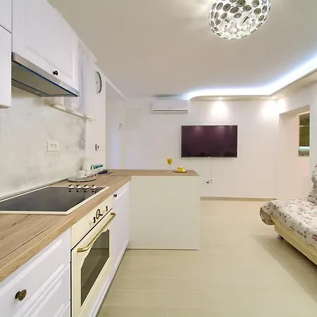 Casa Aurelia - Mali Tone-2