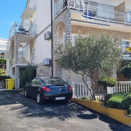 Apartmani Mali-2