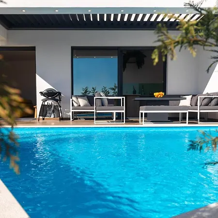 Villa Nina-3 Bedroom Villa With A Pool And Hot Tub-3