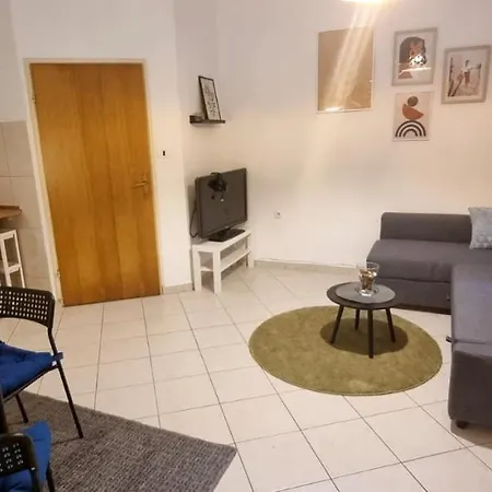 Studio Apartman Lara-3