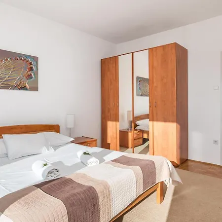 3 Bedroom Cozy Apartment In Opatija-3