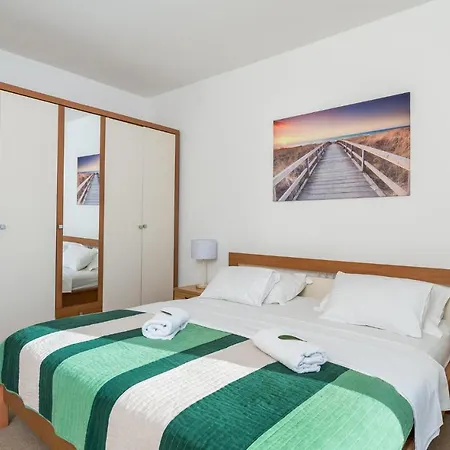 3 Bedroom Cozy Apartment In Opatija-2