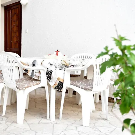 Palit Ap Family & Pet Friendly Apartment In Rab-3