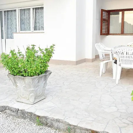 Palit Ap Family & Pet Friendly Apartment In Rab-2