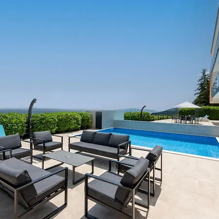 Luxury Villa Vista With Pool And Sea View-2