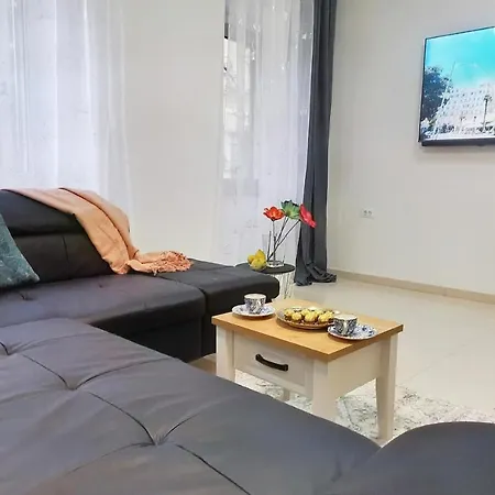 Elegance Suite - "100M From The Beach With Free Parking And Garden"-2