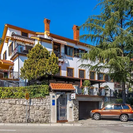 1 Bedroom Pet Friendly Apartment In Opatija-3