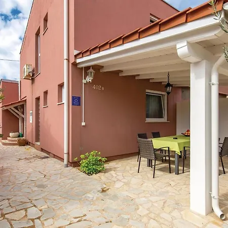 3 Bedroom Lovely Home In Rab-2