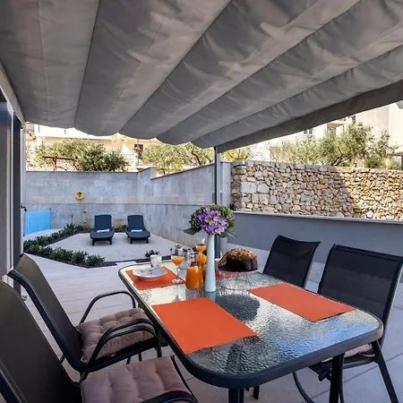 Apartment Medea, St. Martin-2