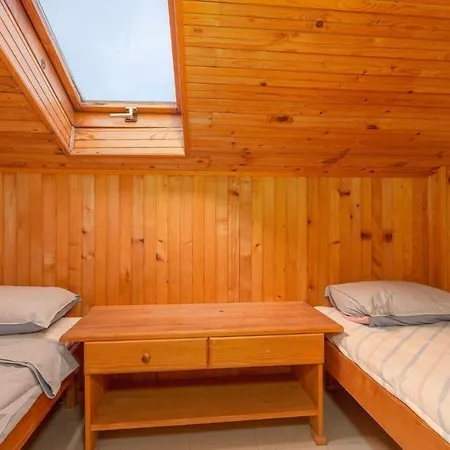 Awesome Home In Punat With Wifi And 7 Bedrooms-2