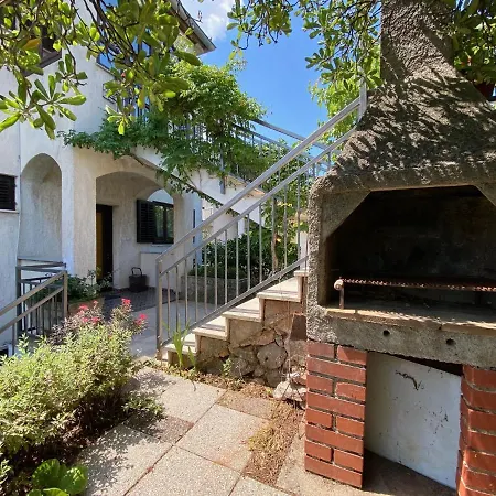 Adults Only Apartment Biserka Close To Town Centre-2