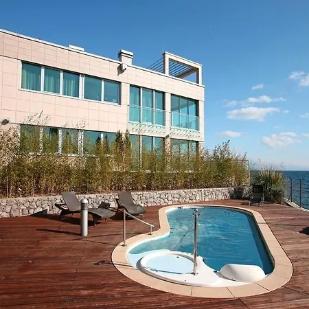 Villa Arentz - Front Sea Apartments-3