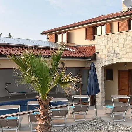 Villa Muskatel Krk -With Heated Covered Pool-2