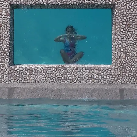 Sea House Pool & Jacuzzi - Privilege Point Camping & Villas-3