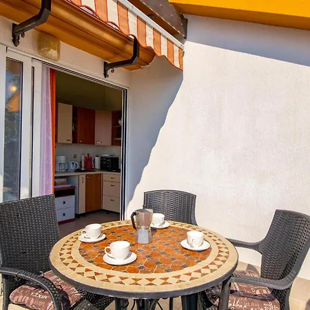 Beautiful Apartment In Opatija With Kitchen-3