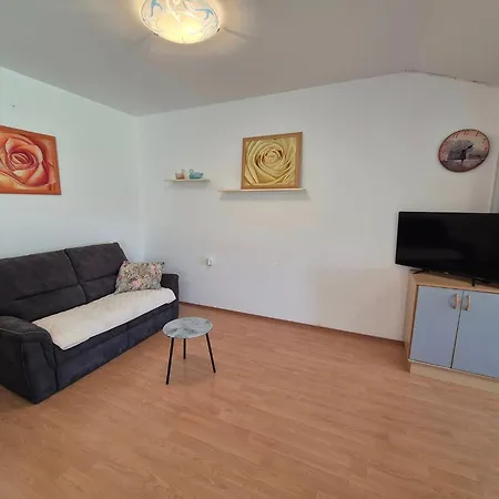 Apartments Velinka-2
