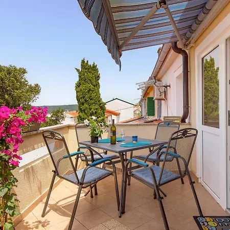 Apartments With Parking Space Punat, Krk - 15451-3