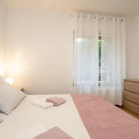 Apartment Hela By Interhome-2