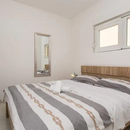 Apartments Bernardeta 1-2