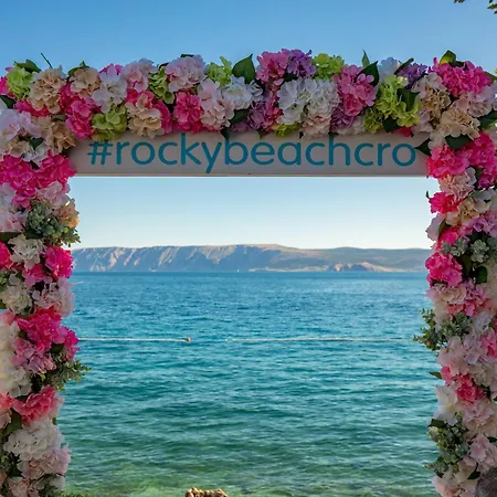 Rocky Beach Rooms-2