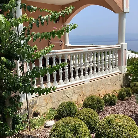 Bed&Breakfast Villa Iris-3