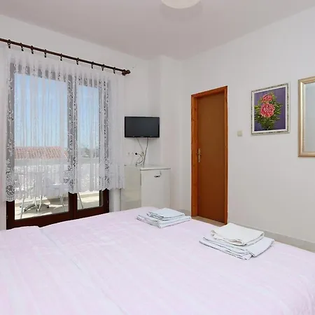 Apartments And Rooms With Parking Space Selce, Crikvenica - 2362-3