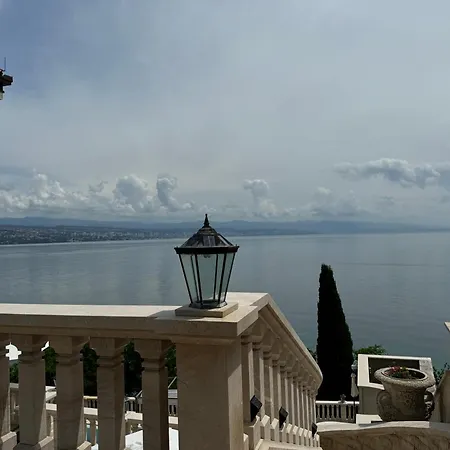 Villa Isabella - Luxury With Style Right Next To The Beach, Private Pool And Sea View-2