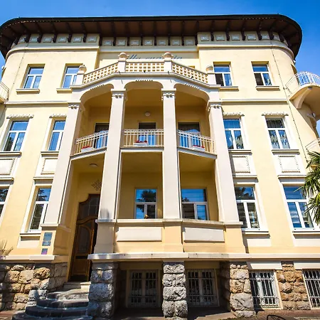 Hotel Villa Eugenia-3