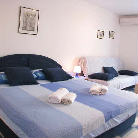 Apartments Srkoc-3