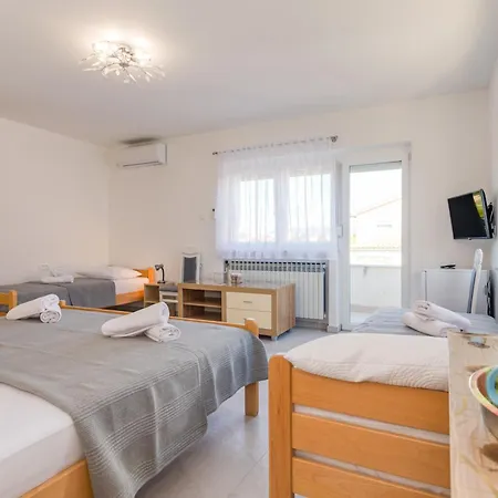 Bed And Breakfast Ema-2